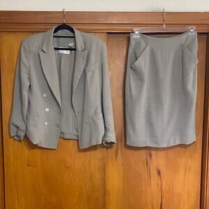 Dana Buchman Gray 2 Piece Skirt Suit Set Wool Double Breasted Pockets Event